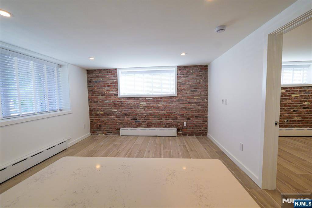 Par-troy Hills Twp., NJ 07034,116 Beverwyck RD #8