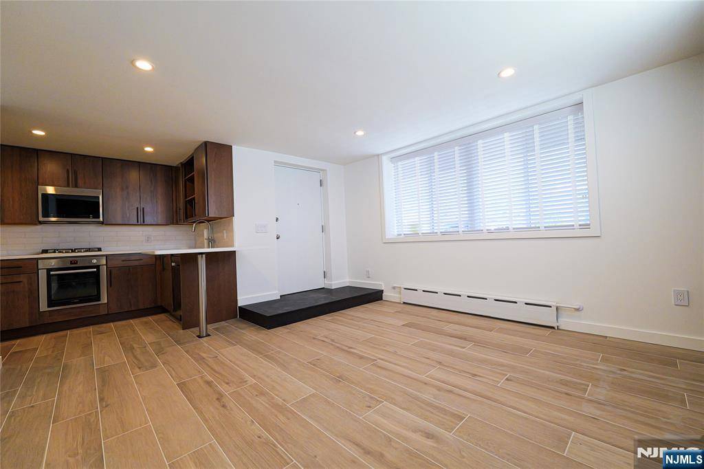 Par-troy Hills Twp., NJ 07034,116 Beverwyck RD #8