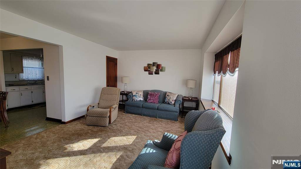 Elmwood Park, NJ 07407,217 Hillman DR