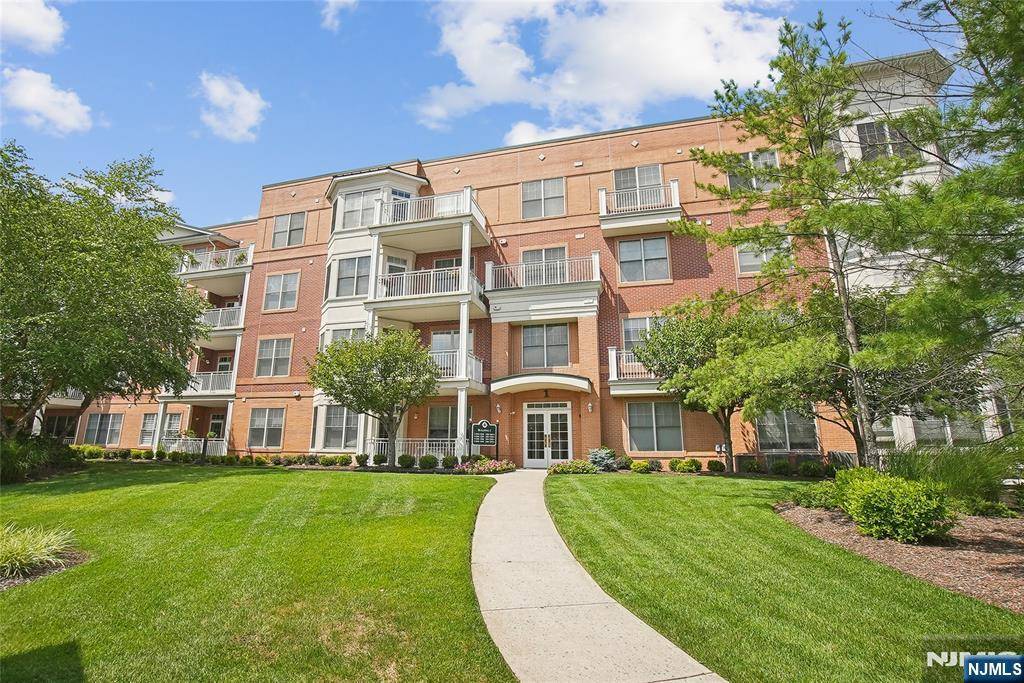Livingston, NJ 07039,1108 Pointe Gate DR #1108