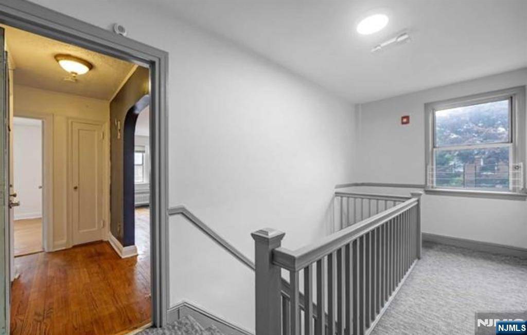 Teaneck, NJ 07666,735 Elm AVE #6D