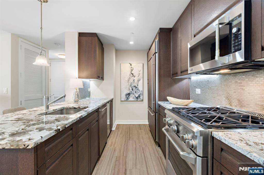 Weehawken, NJ 07086,1000 Ave At Port Imperial #403