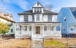East Orange, NJ 07017,40 Vernon TER