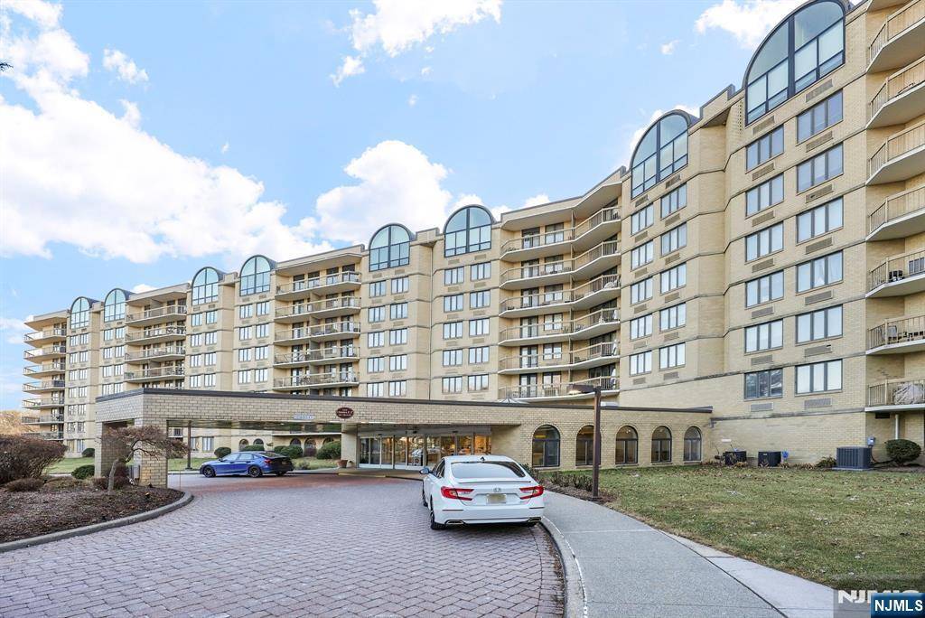 West Orange, NJ 07052,10 Smith Manor BLVD #307