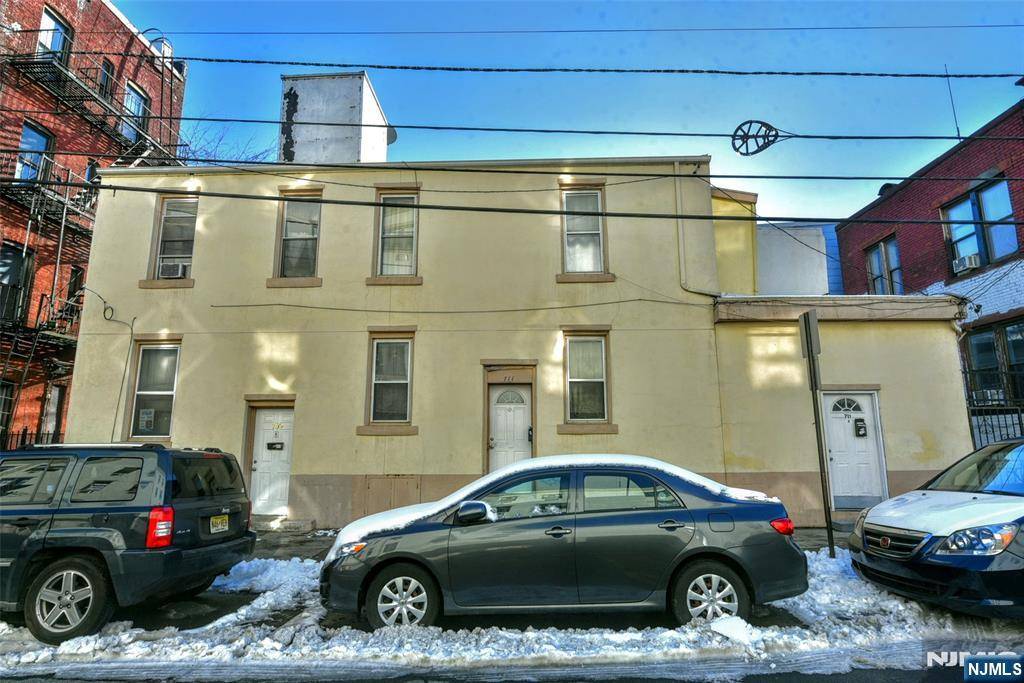 Union City, NJ 07087,2516 Adam PL
