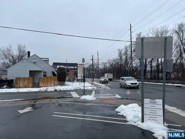 Garfield, NJ 07026,654 River DR