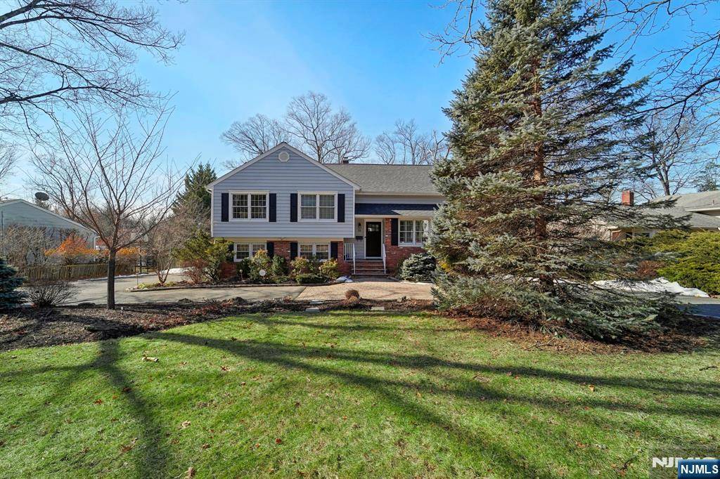 Livingston, NJ 07039,31 Rumson RD