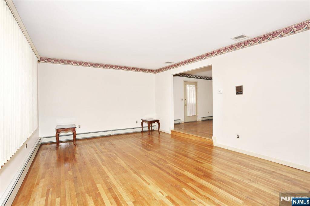New Milford, NJ 07646,156 River RD