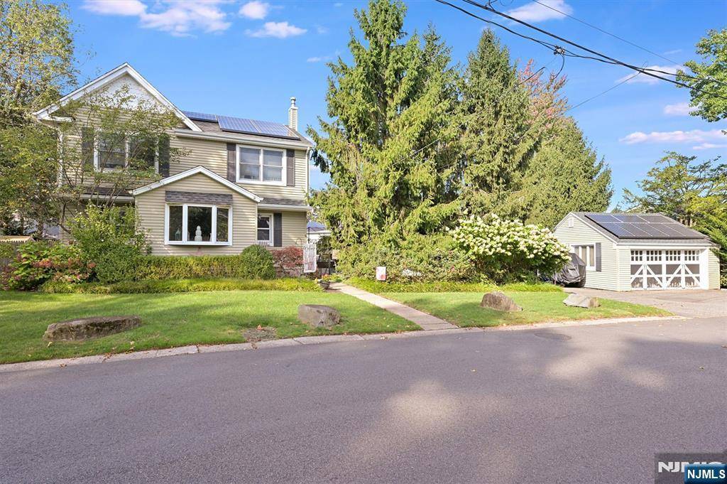 Dumont, NJ 07628,6 Summit AVE
