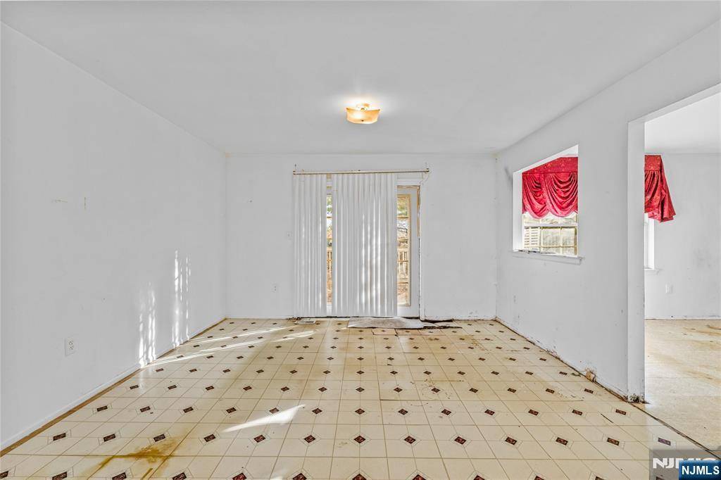 Sayreville, NJ 08859,63 Scarlet DR