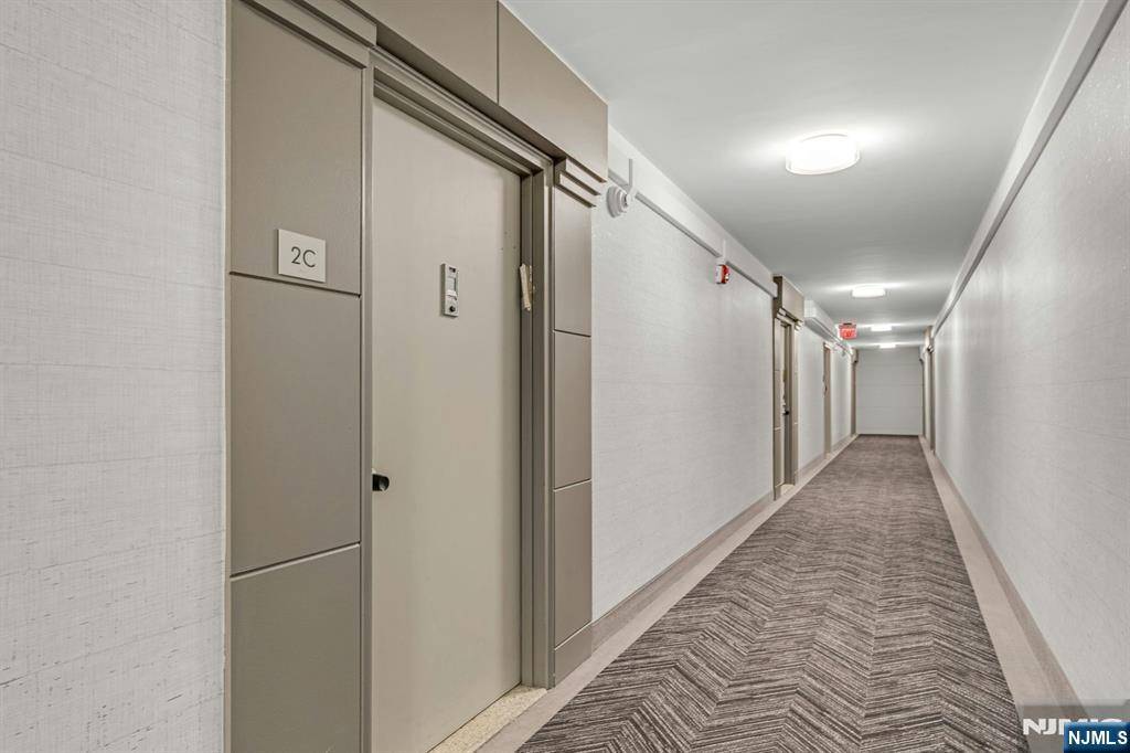 Fort Lee, NJ 07024,2185 Lemoine AVE #2C