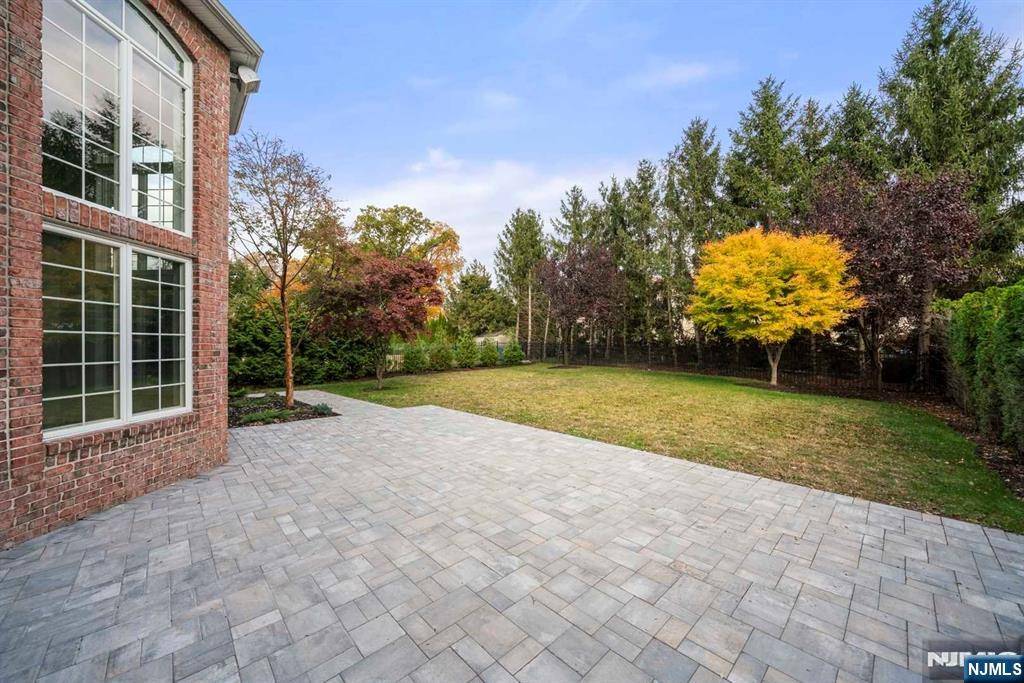 Fort Lee, NJ 07024,1086 Arcadian WAY