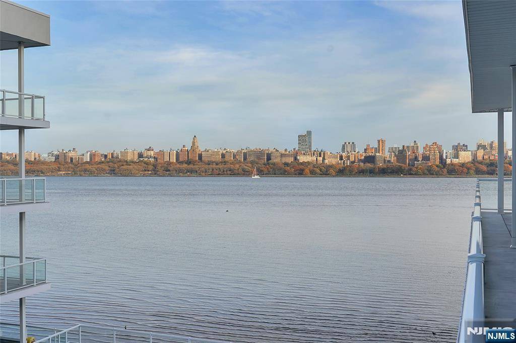 Edgewater, NJ 07020,3 Somerset LN #509