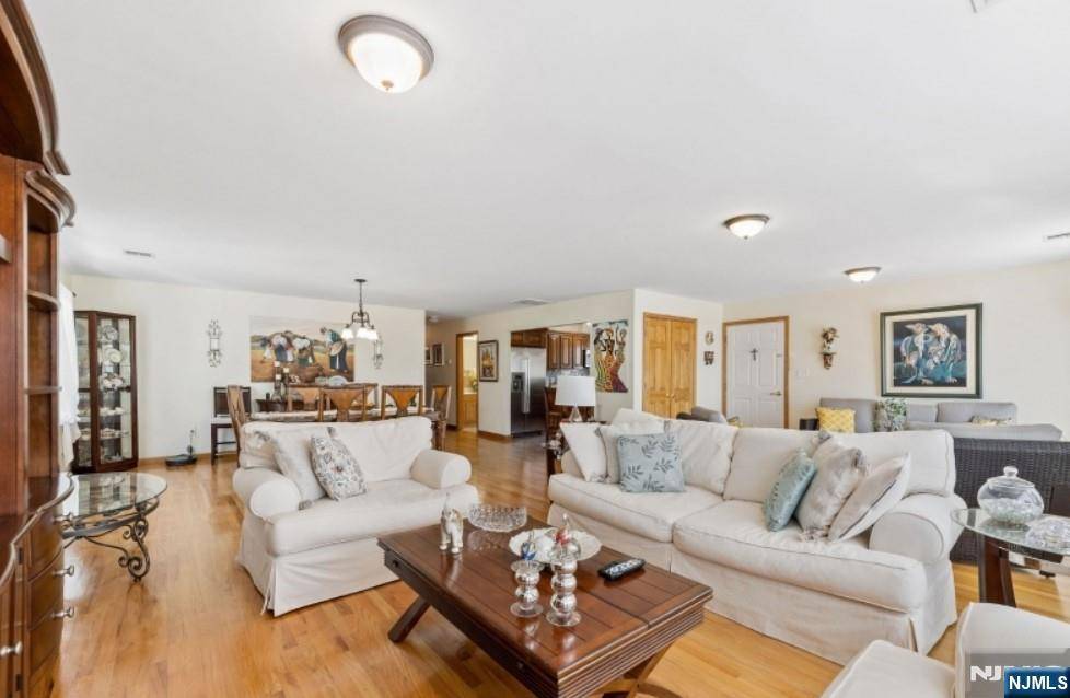 Kearny, NJ 07032,85 Devon TER #1st Fl