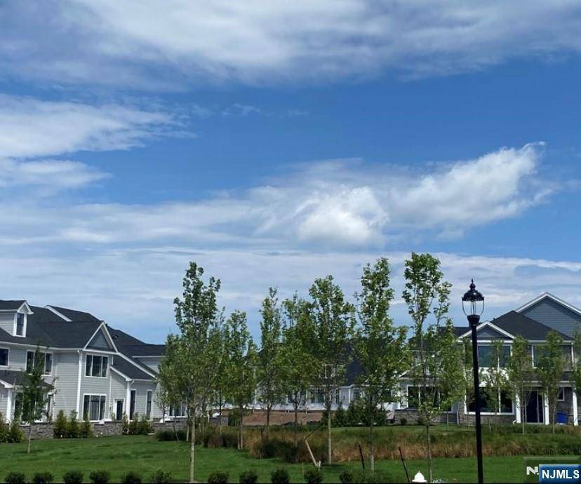 River Vale, NJ 07675,2 Royal Birkdale LN