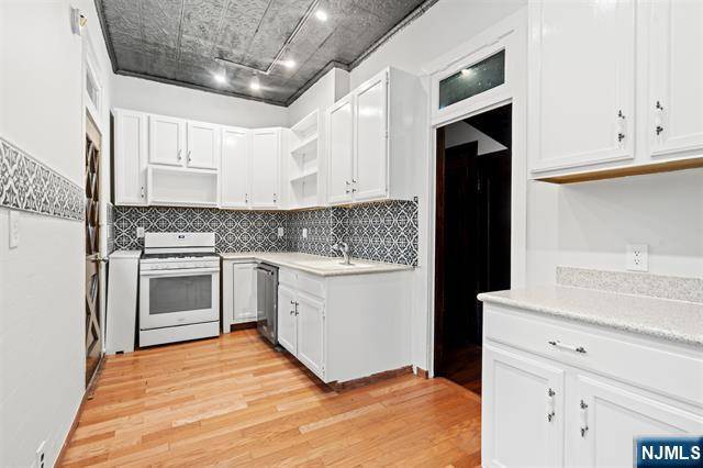 Union City, NJ 07087,308 Mountain RD #1