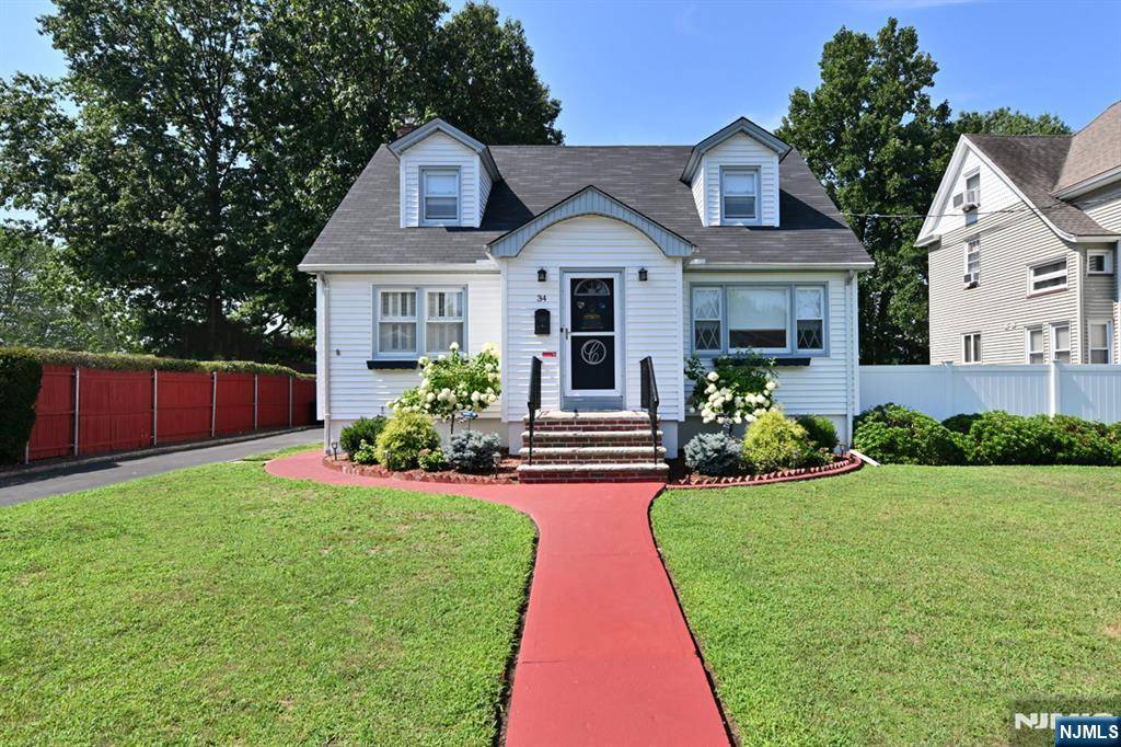 Maywood, NJ 07607,34 Howcroft RD