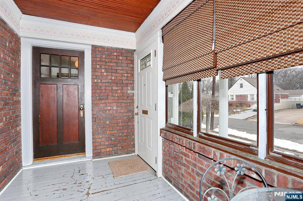 Dumont, NJ 07628,245 Manhattan TER