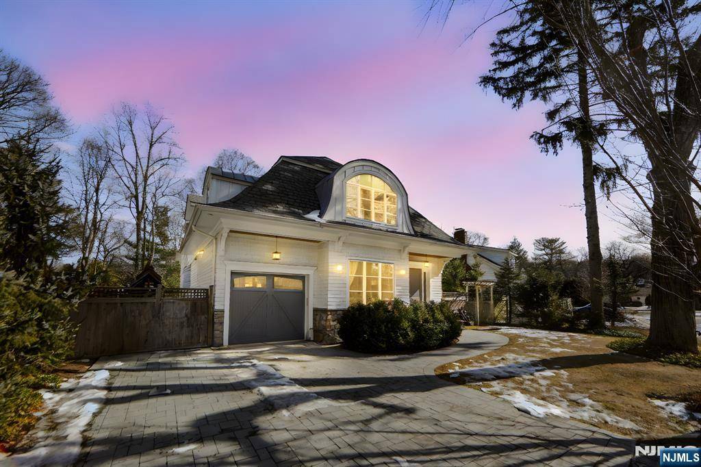 Tenafly, NJ 07670,163 Highwood AVE