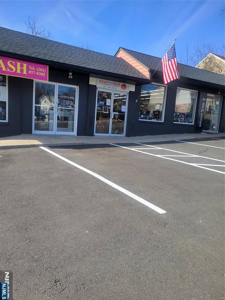 Midland Park, NJ 07432,21 Van Blarcom AVE