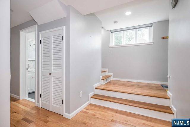 West Orange, NJ 07052,25 Birchwood AVE