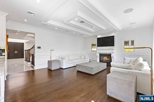 Fort Lee, NJ 07024,1096 Briar WAY