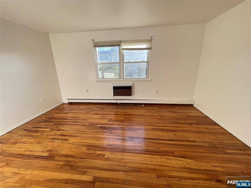 East Brunswick, NJ 08816,400 Cranbury RD #12