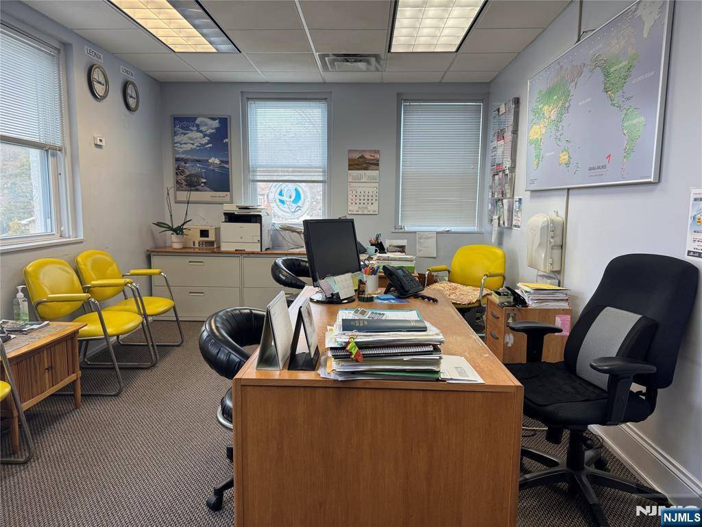 Leonia, NJ 07605,353 Broad AVE #205