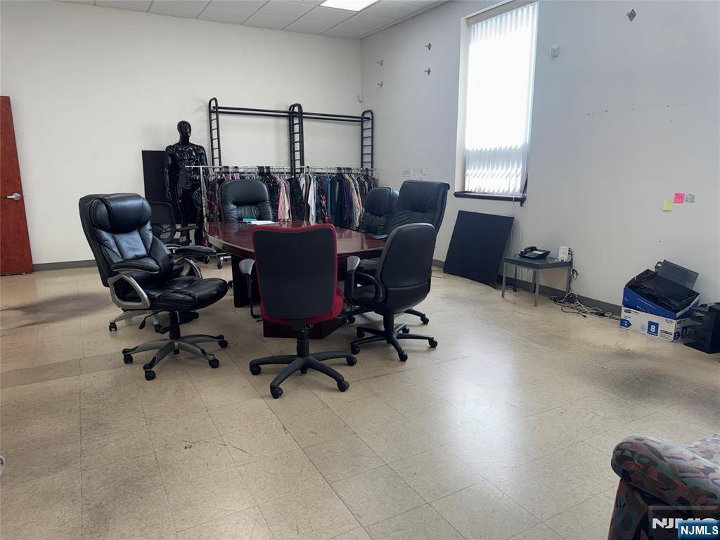 Carlstadt, NJ 07072,15 Triangle BLVD