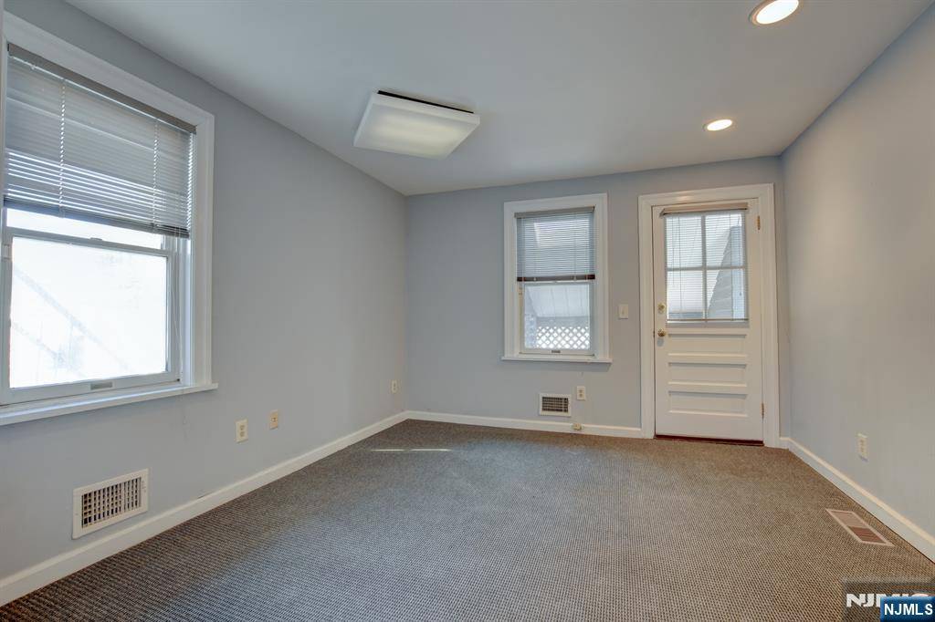 Montclair, NJ 07042,92 Church ST #1st floor