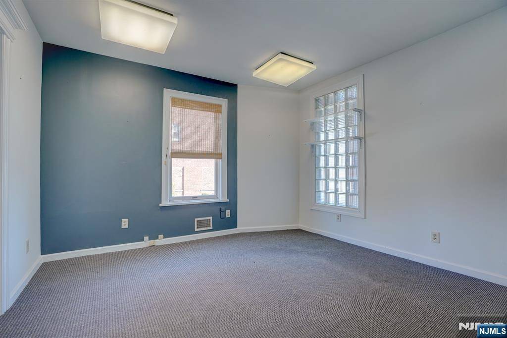 Montclair, NJ 07042,92 Church ST #1st floor