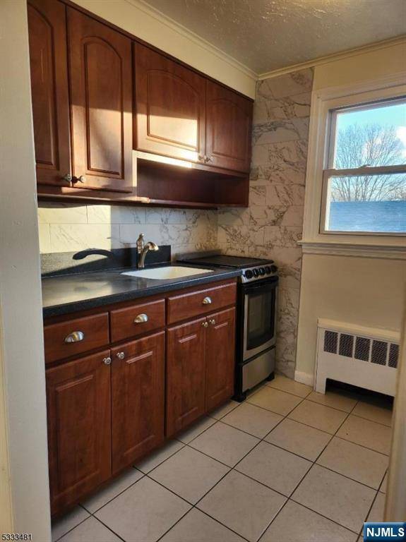 Newark, NJ 07106,112 Midland PL