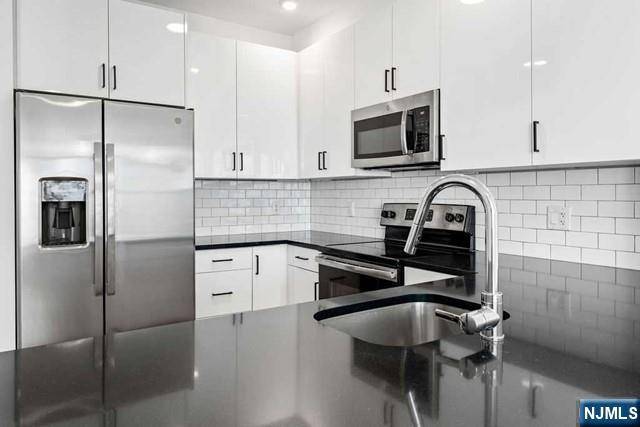 Fairview, NJ 07022,520 Cliff ST #306
