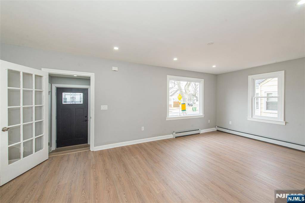 Roselle, NJ 07203,760 Drake AVE