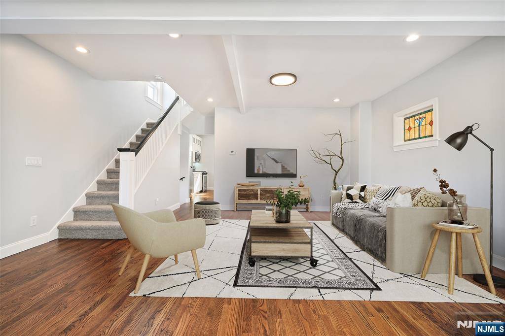 Wood Ridge, NJ 07075,30 Humboldt ST