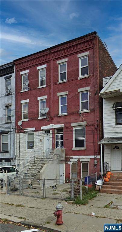 Jersey City, NJ 07305,126 Orient AVE #1