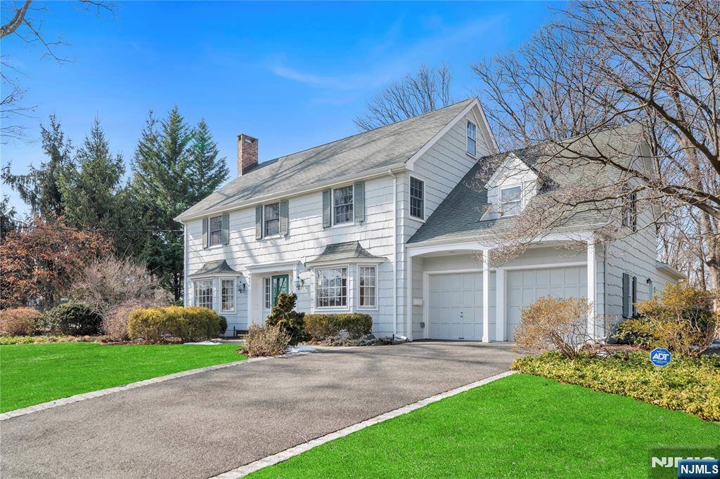 Ridgewood, NJ 07450,426 Knollwood RD