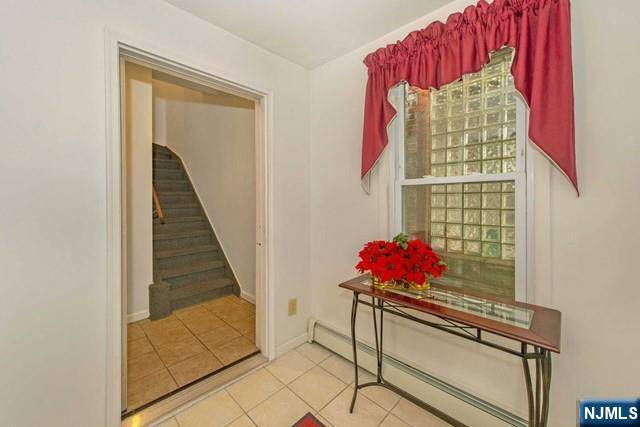 Lyndhurst, NJ 07071,526 Page AVE #2