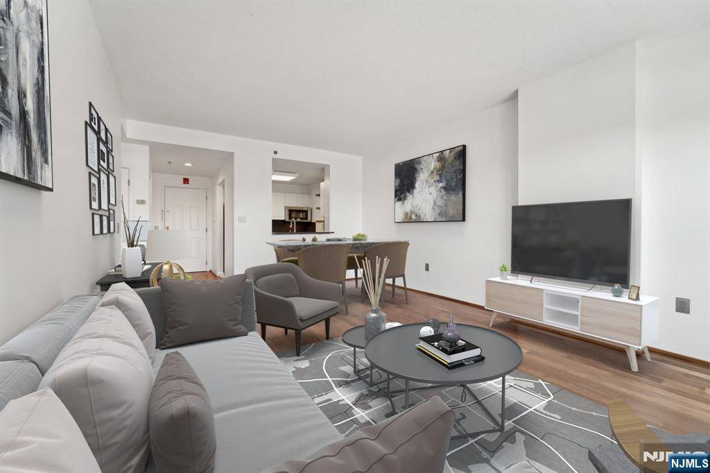 Edgewater, NJ 07020,110 The Promenade #1-110