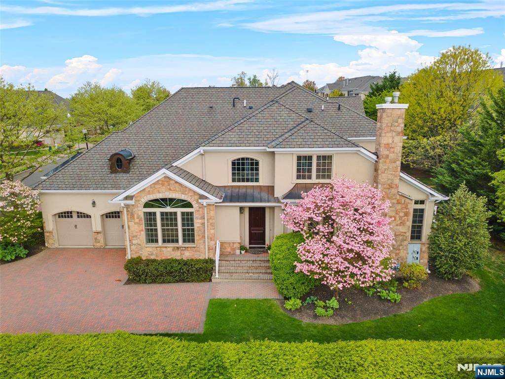 Ramsey, NJ 07446,2 Windsor LN