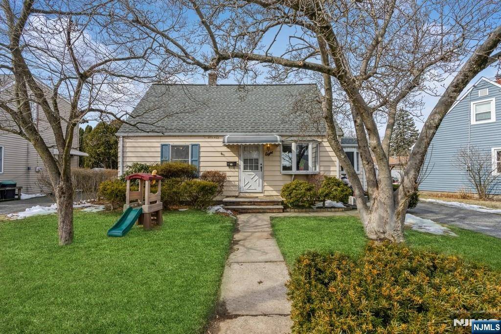 Wanaque, NJ 07420,8 Phelan CT