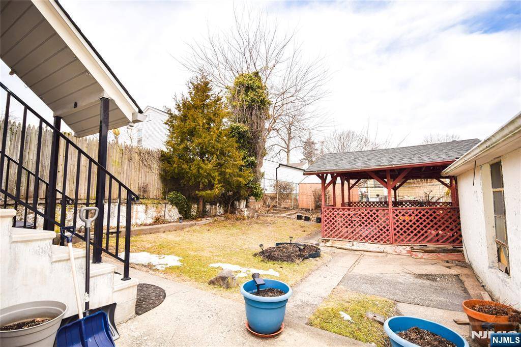 Clifton, NJ 07013,102 Nelson ST