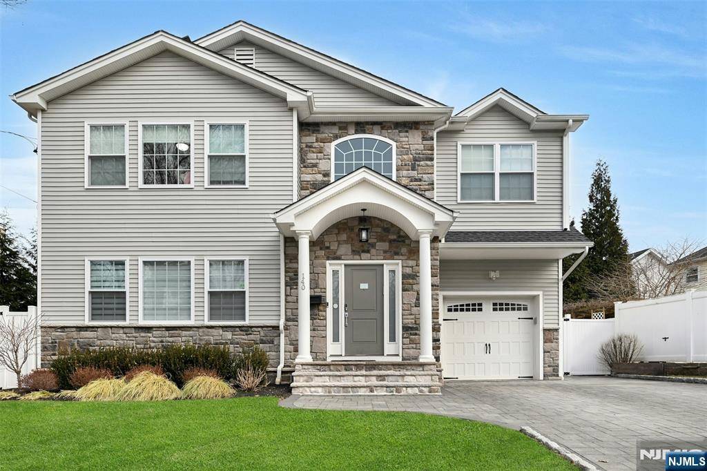 Bergenfield, NJ 07621,140 Dudley DR