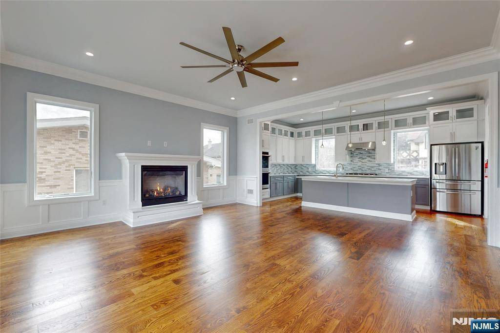 Cliffside Park, NJ 07010,30 Cortland PL