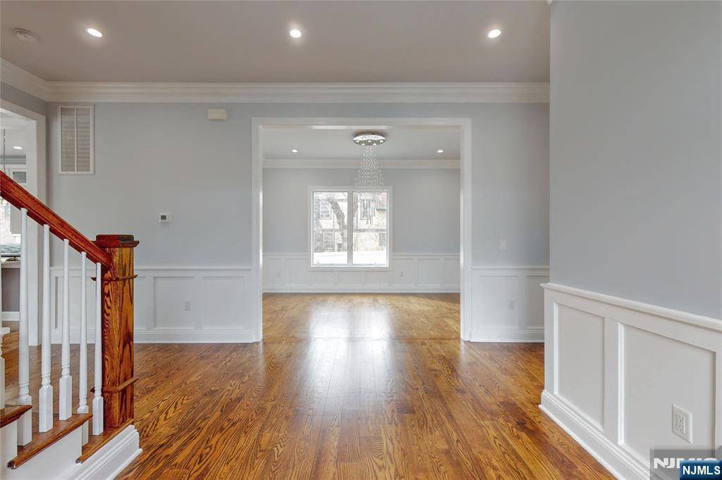 Cliffside Park, NJ 07010,30 Cortland PL