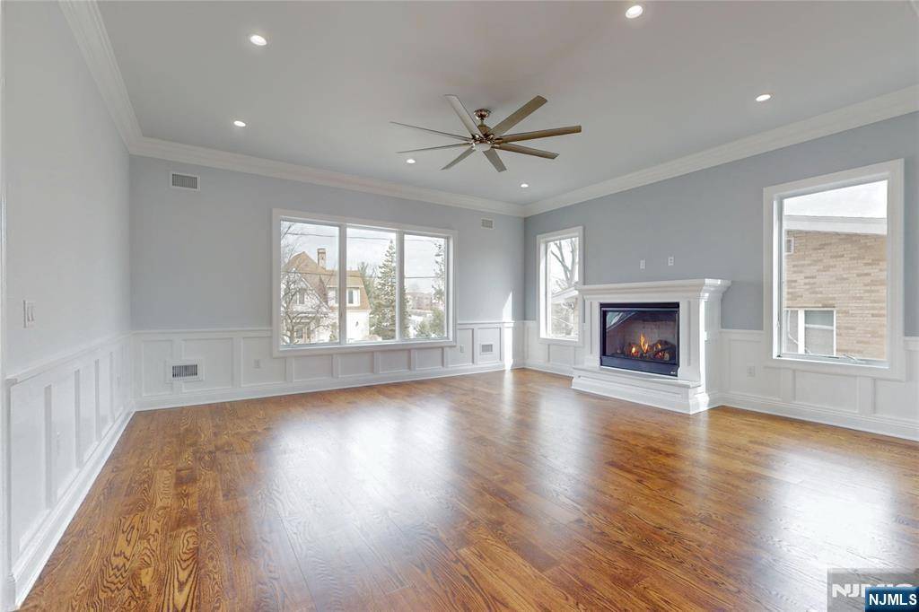 Cliffside Park, NJ 07010,30 Cortland PL