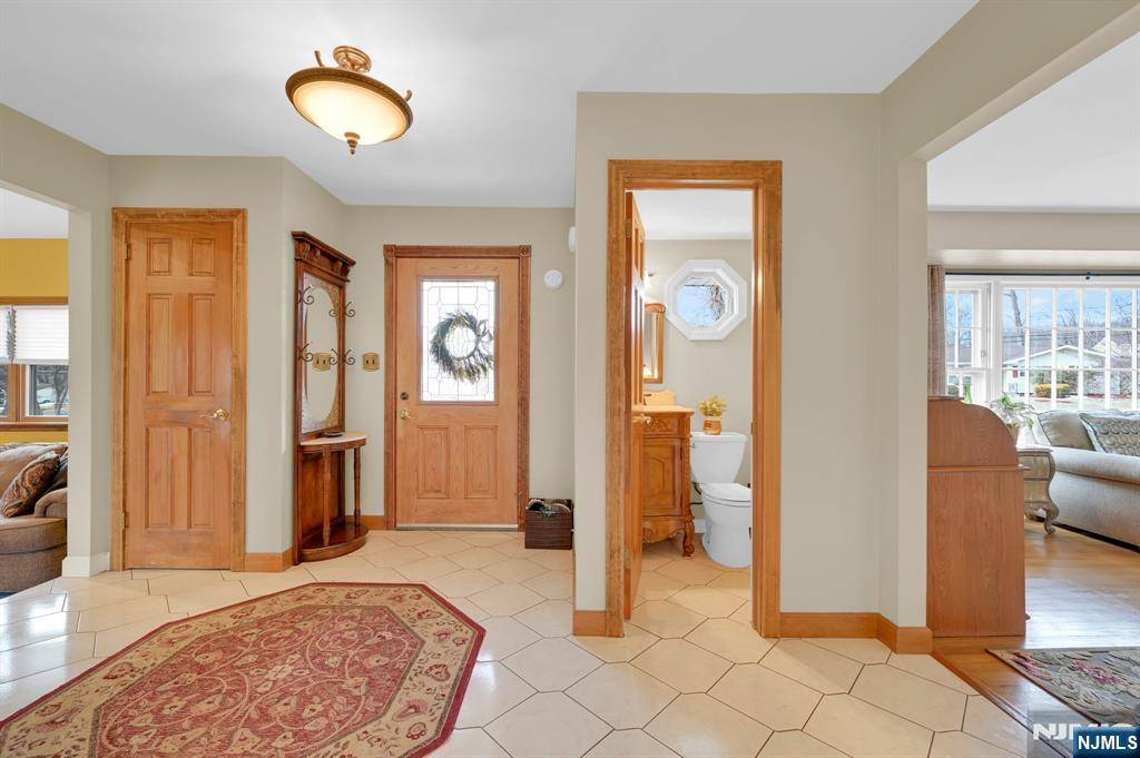Par-troy Hills Twp., NJ 07054,25 Maplewood DR