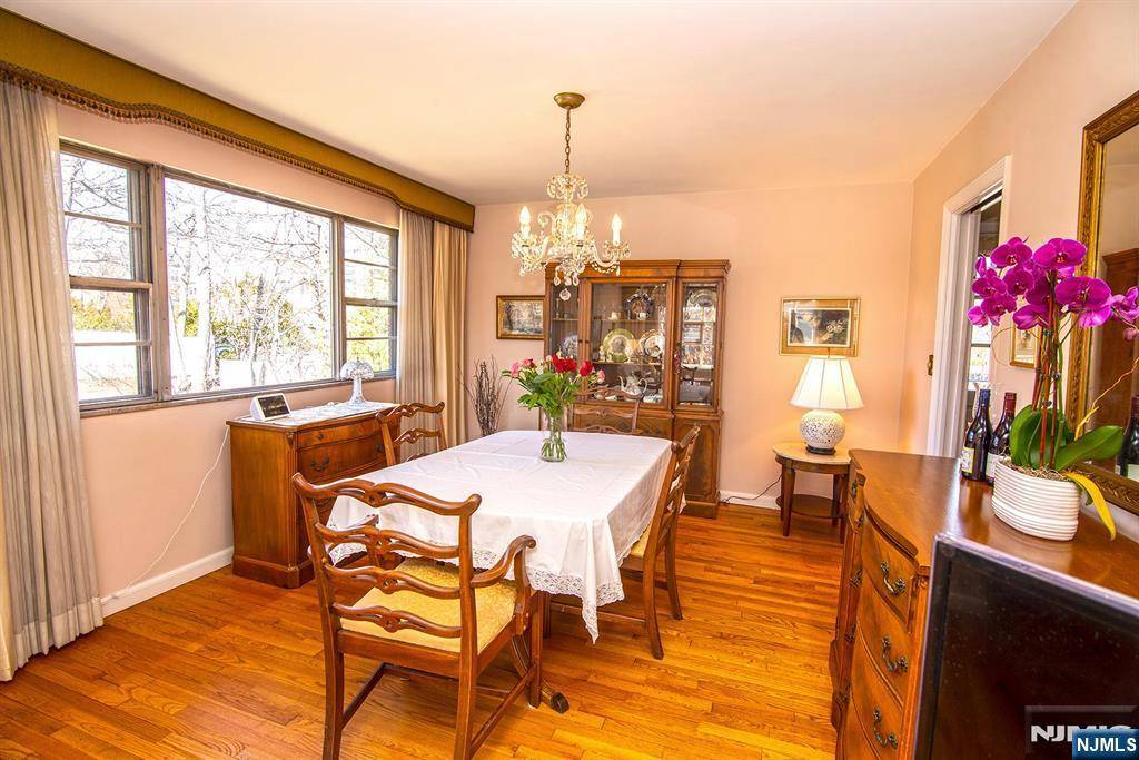 Englewood Cliffs, NJ 07632,53 Dillingham PL