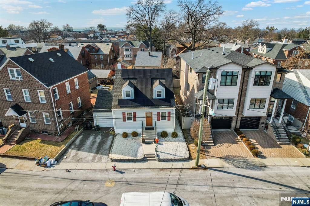 Cliffside Park, NJ 07010,789 Harvard PL