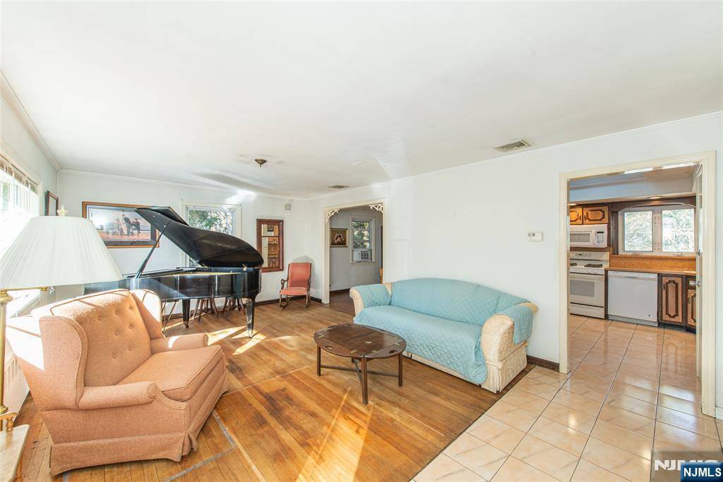 Hawthorne, NJ 07506,99 Fairview AVE